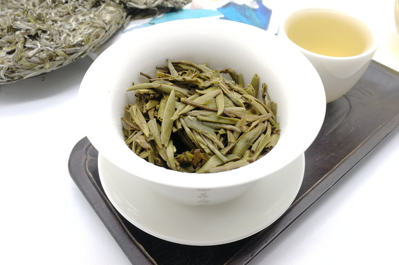 2020新茶高山福鼎白茶明前春茶白毫银针茶饼300g 原产地茶叶批发